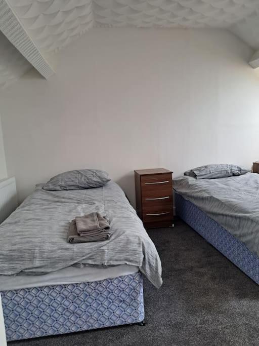 1 Bed Apart Dowlais Экстерьер фото