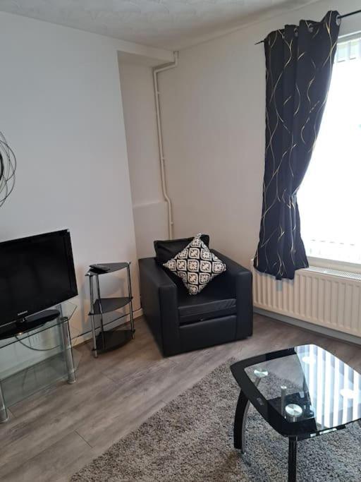 1 Bed Apart Dowlais Экстерьер фото
